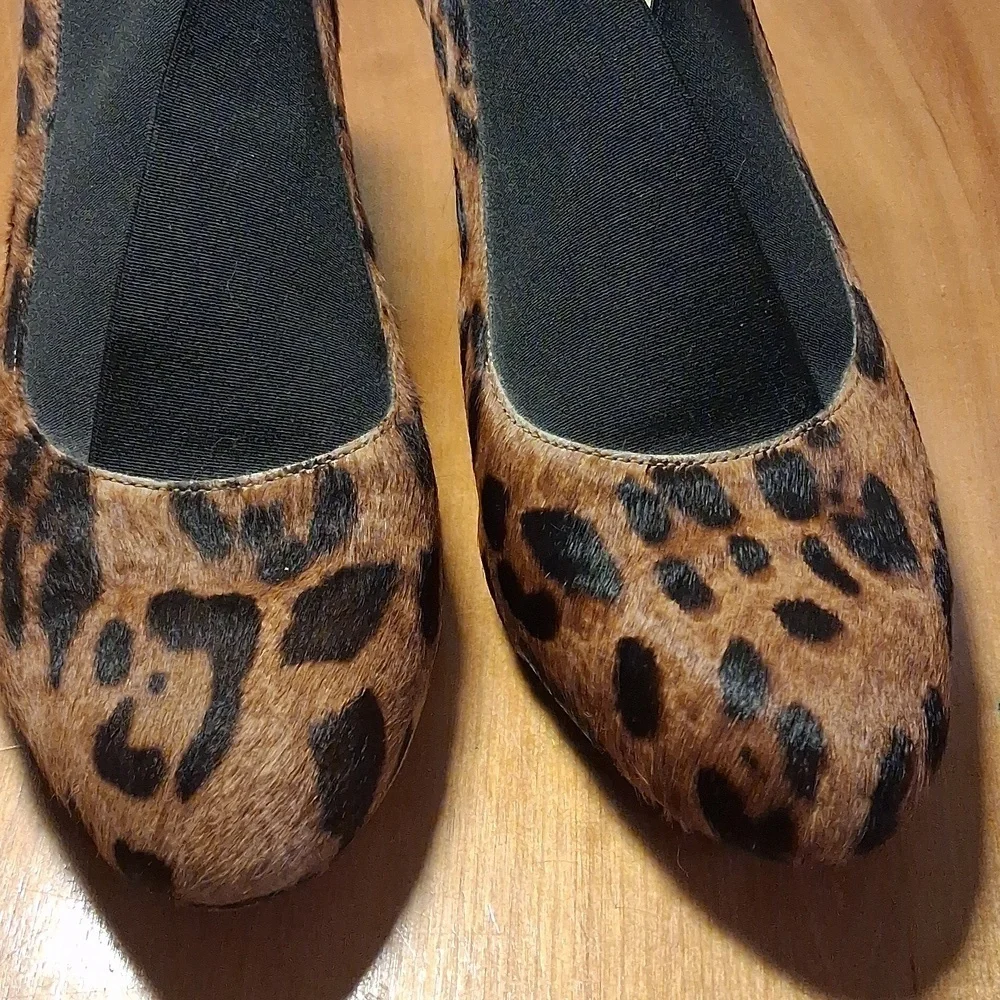 Taryn Rose Cowhair Cheetah Wedges Size 8